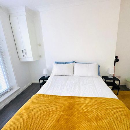 A Modern 2 Bedroom Seaside Apartment Hastings Bagian luar foto